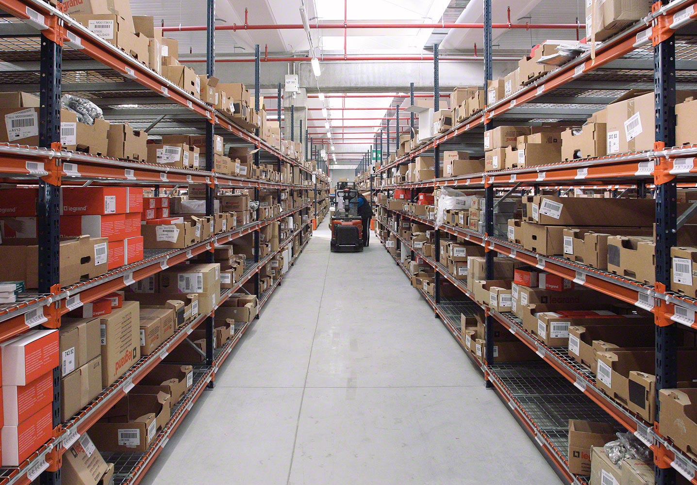 电保乐投线上平台(集团)官方网站安全用电-仓库库房方案