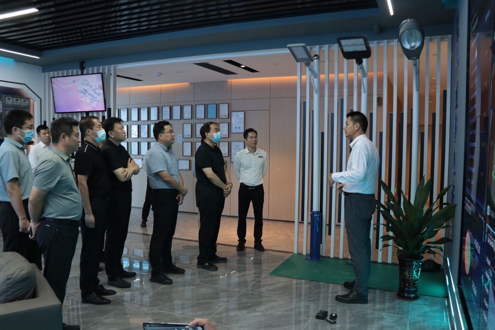 热烈欢迎邯郸魏县一行领导莅临珩祥科技参观考察